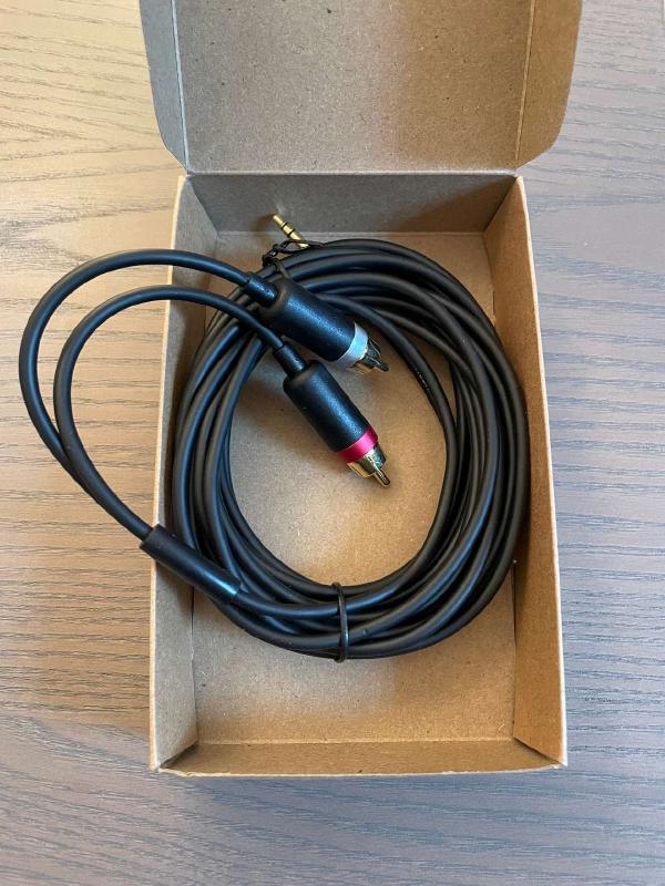 Amazon Basics 3.5mm to RCA cable