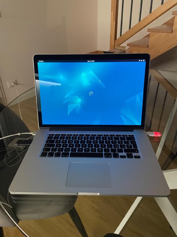 MacBook Pro 2013 with Debian